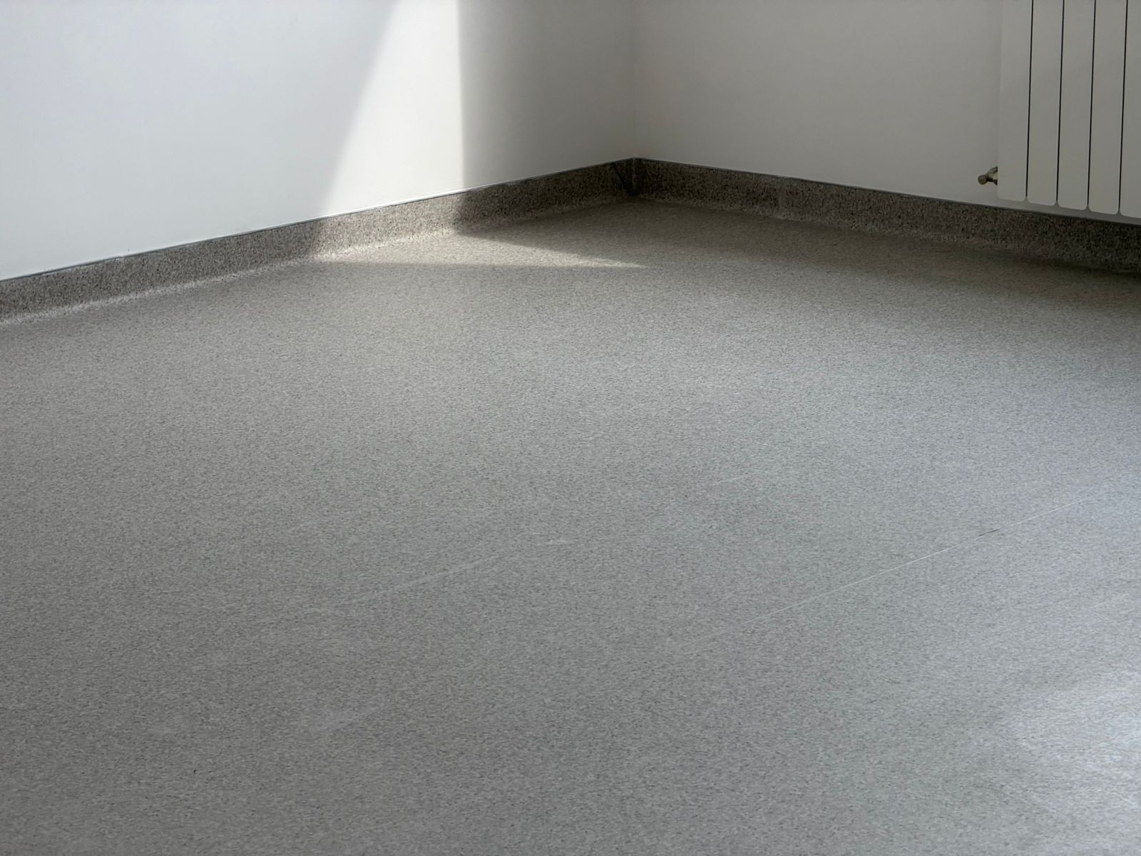 Укладка коммерческого покрытия — ARNAI Floor Group